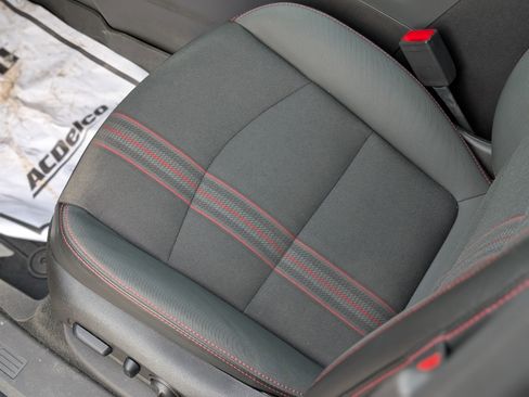 Used 2024 Chevrolet Equinox RS w/ LPO, Floor Liner Package image 33