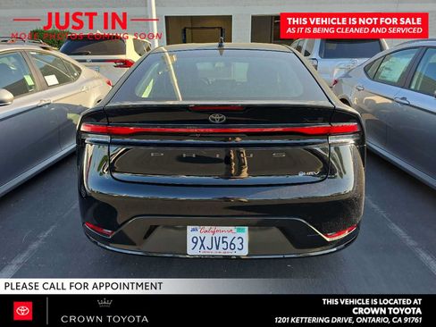 Used 2026 Toyota Prius XLE FWD image 3
