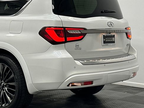 Used 2024 INFINITI QX80 Premium Select w/ Cargo Package image 7