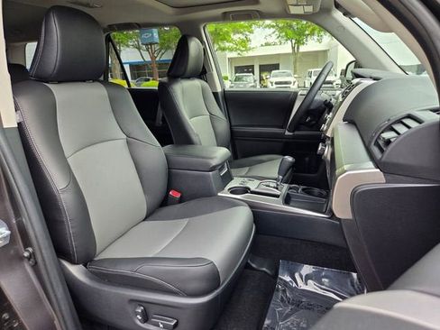 Used 2023 Toyota 4Runner SR5 Premium w/ Moonroof Package RWD image 22
