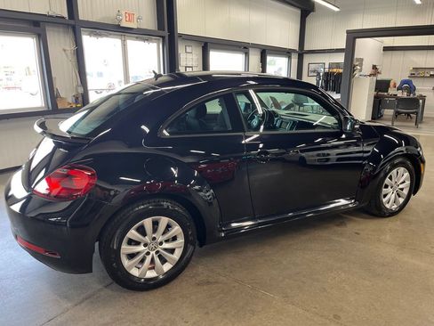 Used 2019 Volkswagen Beetle 2.0T S FWD image 16