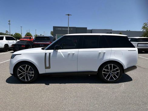 New 2026 Land Rover Range Rover SE AWD/4WD image 2