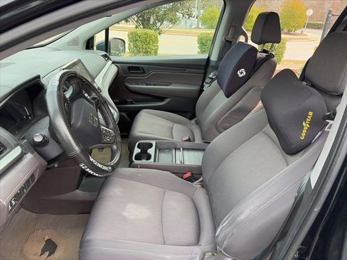 Used 2019 Honda Odyssey EX image 11