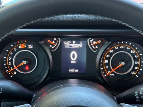 Used 2025 Jeep Wrangler Sport AWD/4WD image 21