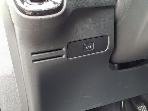 Certified 2023 Volvo XC40 B5 Plus w/ Climate Package image 10