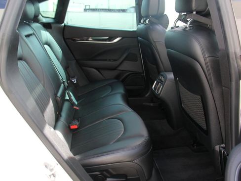 Used 2020 Maserati Levante S image 33