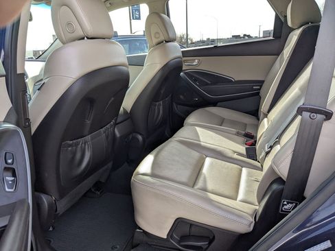 Used 2017 Hyundai Santa Fe SE image 29