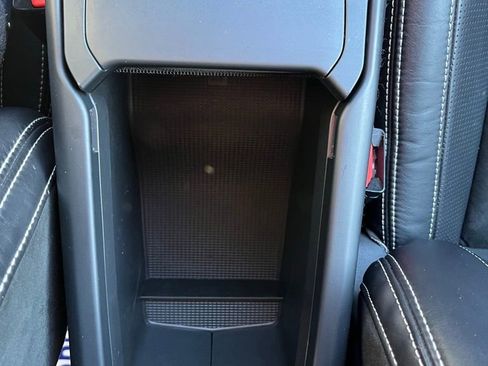 Used 2019 Volvo XC40 T5 R-Design image 21