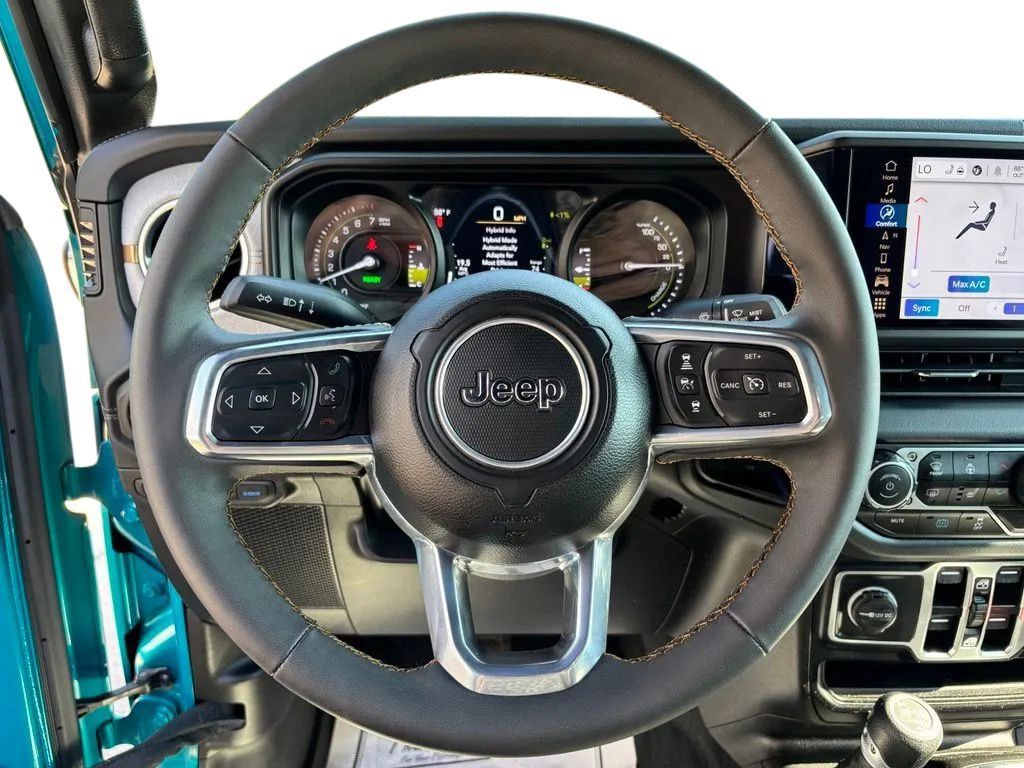 Used 2024 Jeep Wrangler Unlimited Sahara w/ Technology Group AWD/4WD image 14