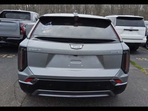 Used 2025 Cadillac Optiq Sport 2 w/ LPO, Floor Liner Package AWD/4WD image 4