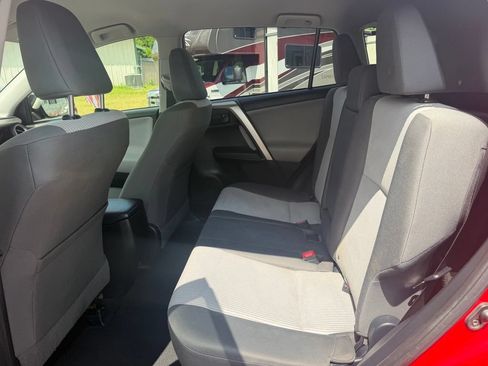 Used 2015 Toyota RAV4 LE FWD image 21