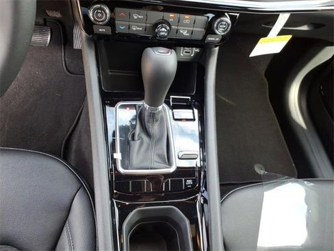 New 2026 Jeep Compass Latitude image 14