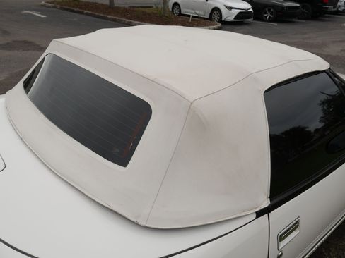 Used 1990 Buick Reatta Convertible image 27