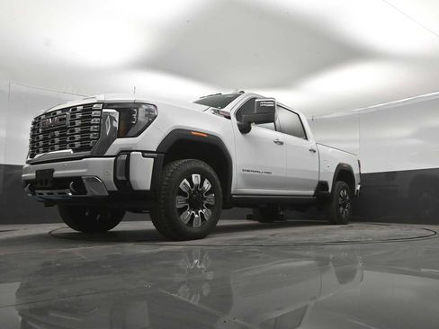 New 2026 GMC Sierra 2500 Denali w/ Denali Reserve Package AWD/4WD image 37