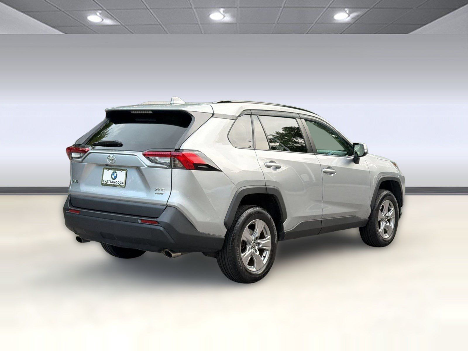 Used 2022 Toyota RAV4 XLE w/ Convenience Package AWD/4WD image 9