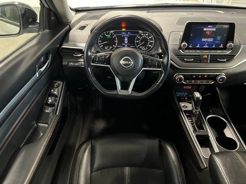 Used 2023 Nissan Altima 2.5 SR FWD image 18