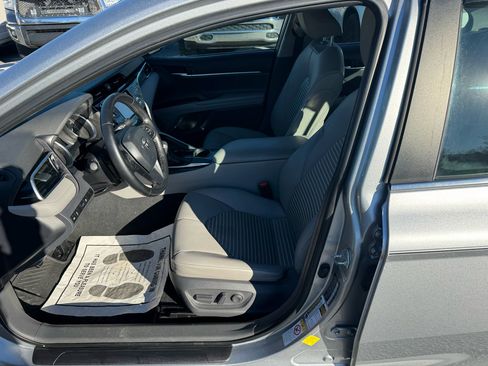 Used 2018 Toyota Camry SE image 9