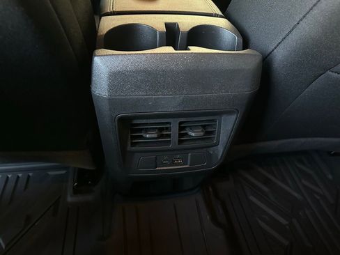 Used 2024 GMC Canyon Elevation w/ Convenience Package image 21