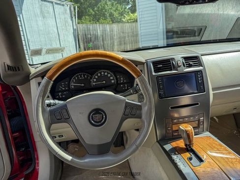Used 2005 Cadillac XLR RWD image 48