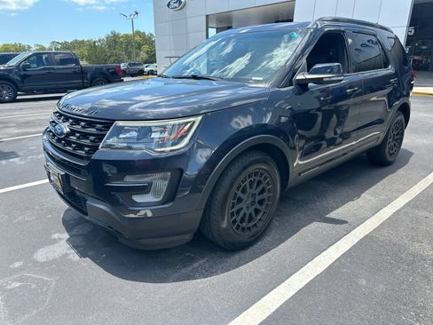 Used 2017 Ford Explorer Sport w/ Equipment Group 401A AWD/4WD image 2
