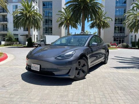 Used 2023 Tesla Model 3 Standard Range RWD image 4