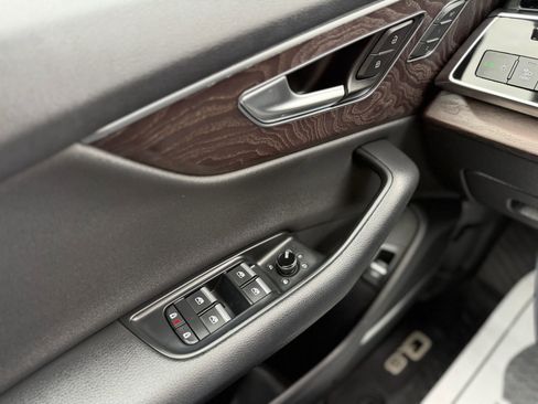 Used 2019 Audi Q8 Premium Plus w/ Premium Plus image 28