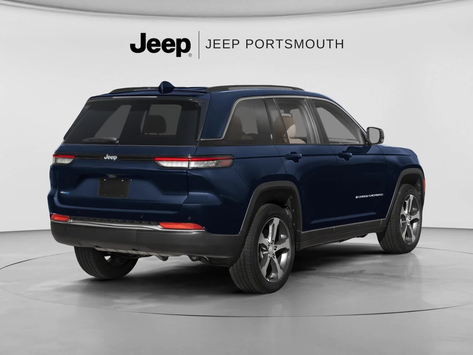 Used 2023 Jeep Grand Cherokee 4WD 4xe image 2