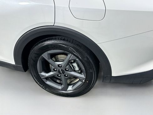 Used 2025 Kia K4 LXS image 10