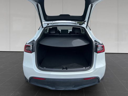 Used 2023 Tesla Model Y Performance AWD/4WD image 18