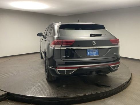 Used 2022 Volkswagen Atlas Cross Sport SEL R-Line image 5