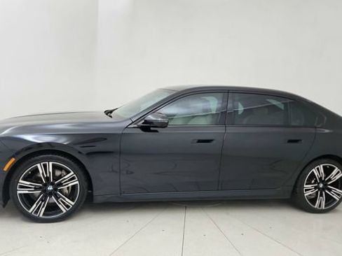 Used 2023 BMW 740i w/ Parking Assistance Package image 3