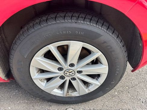 Used 2015 Volkswagen Golf 4-Door FWD image 10