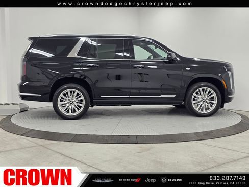 Used 2026 Cadillac Escalade Luxury AWD/4WD image 8