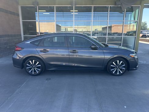 Used 2024 Honda Civic EX-L image 7