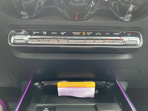 Certified 2025 Mercedes-Benz GLB 250 4MATIC image 29