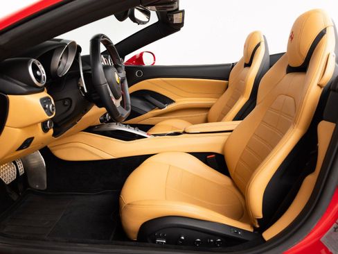 Certified 2017 Ferrari California T RWD image 51