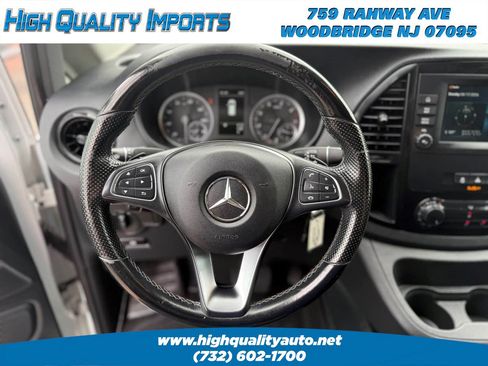 Used 2021 Mercedes-Benz Metris image 25