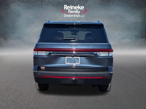 Used 2022 Lincoln Navigator Reserve AWD/4WD image 6