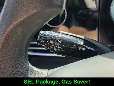 Used 2024 Hyundai Elantra SEL FWD image 28