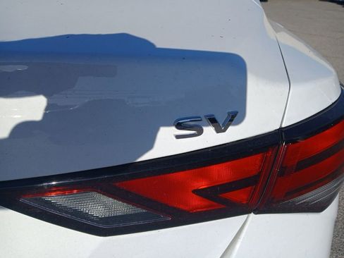 Certified 2023 Nissan Sentra SV FWD image 4