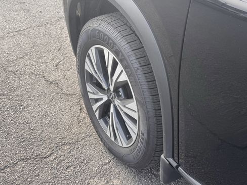 Used 2023 Nissan Rogue SV image 12