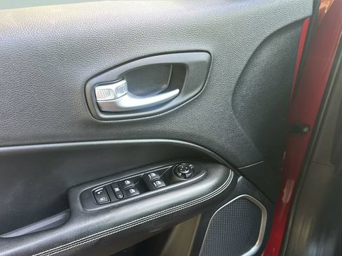 Used 2021 Jeep Compass Latitude FWD image 20