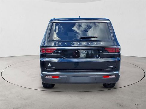 Used 2022 Jeep Wagoneer Series II AWD/4WD image 6