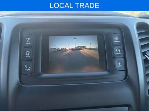 Used 2018 Jeep Cherokee Latitude w/ Altitude Package image 2