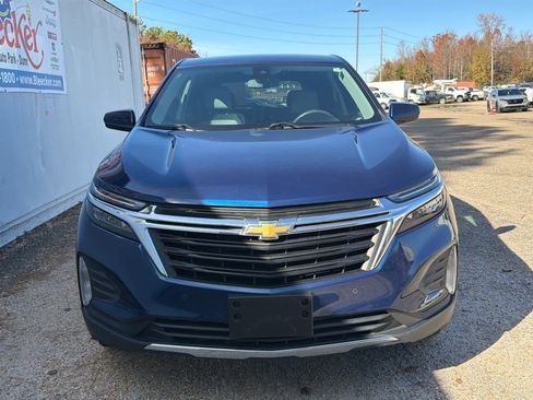 Used 2022 Chevrolet Equinox LT w/ Driver Convenience Package image 2