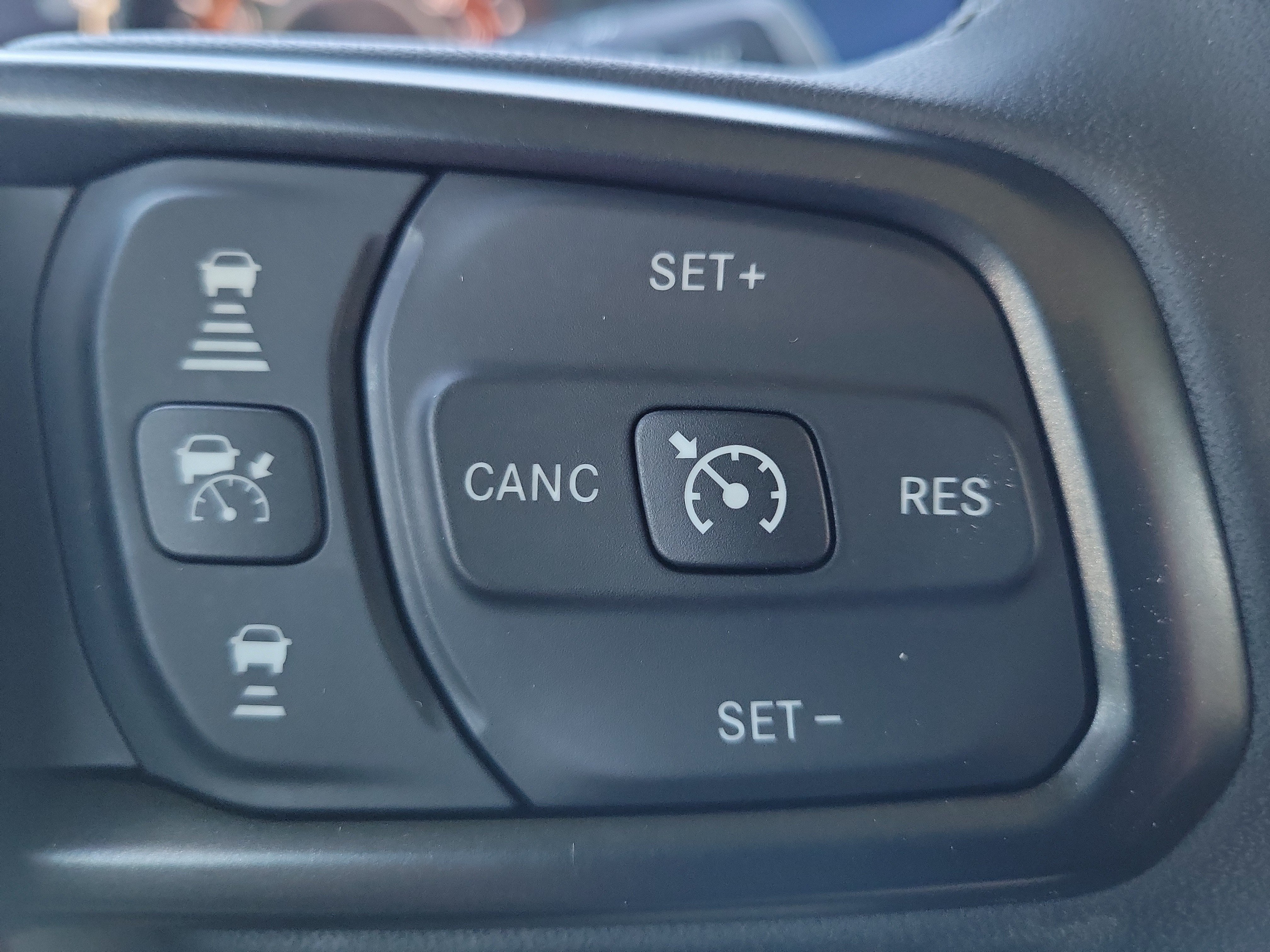 Used 2025 Jeep Gladiator Mojave w/ Safety Group AWD/4WD image 28