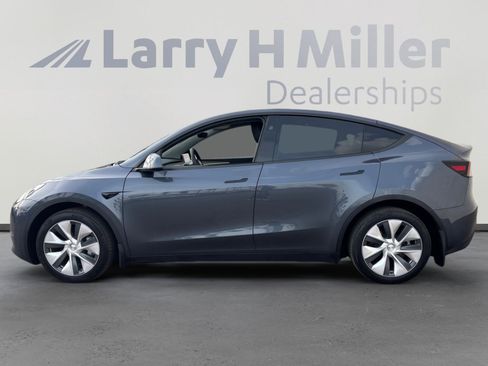 Used 2023 Tesla Model Y Long Range image 2