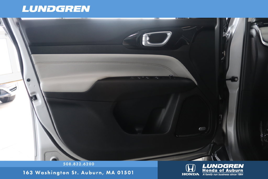 Used 2022 Jeep Compass Limited w/ Sun and Sound Group AWD/4WD image 9