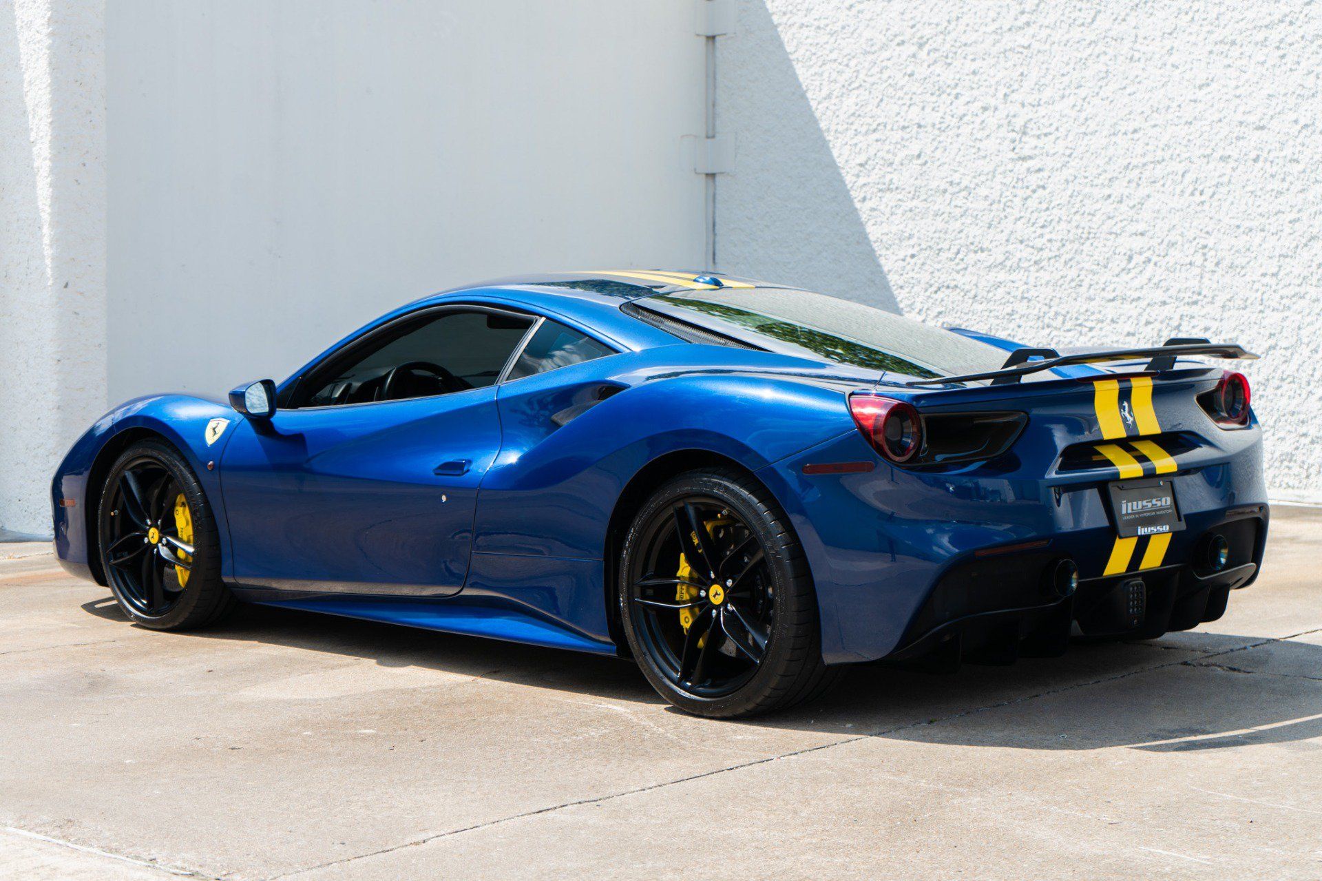 Used 2018 Ferrari 488 GTB RWD image 9