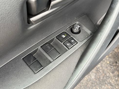 Used 2023 Toyota Corolla LE FWD image 11